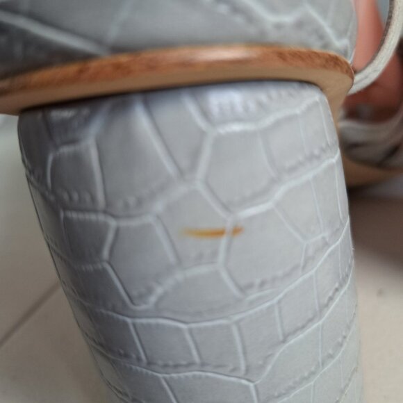 Sam Edelman Daffodil Gray Leather Croc Embossed Strappy Block Heel Sandals 9M - Picture 9 of 10